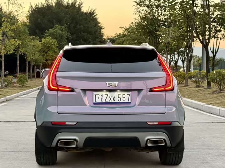 Фото 4 - Cadillac XT4