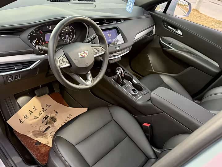 Фото 6 - Cadillac XT4