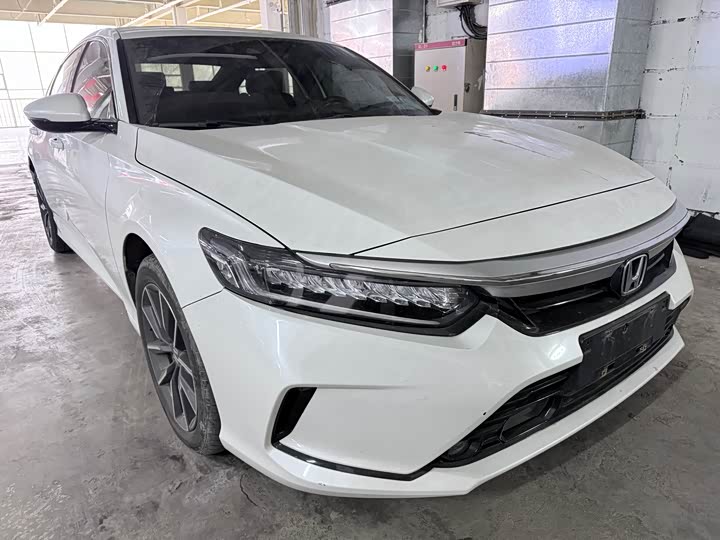 Фото 3 - Honda Inspire