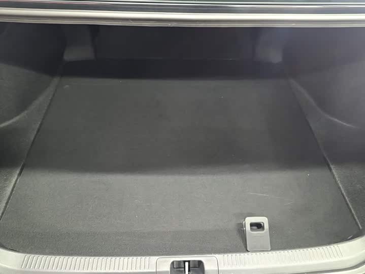 Фото 4 - Toyota Camry