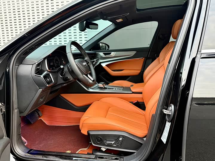 Фото 6 - Audi A6L