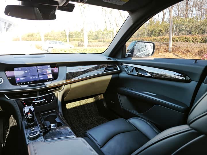 Фото 9 - Cadillac CT6