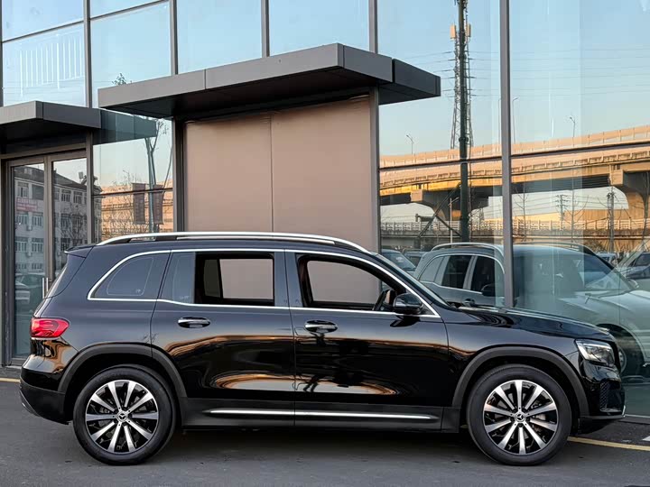 Фото 4 - Mercedes-Benz GLB-Class