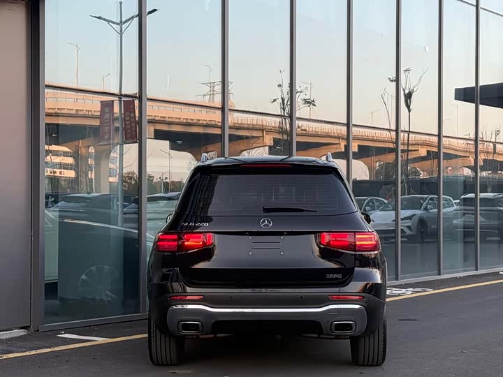 Фото 6 - Mercedes-Benz GLB-Class