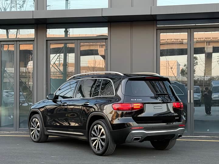 Фото 7 - Mercedes-Benz GLB-Class