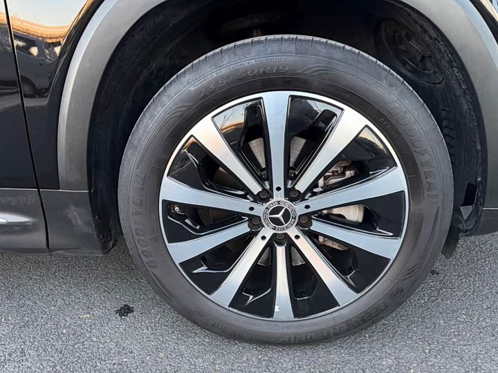 Фото 9 - Mercedes-Benz GLB-Class