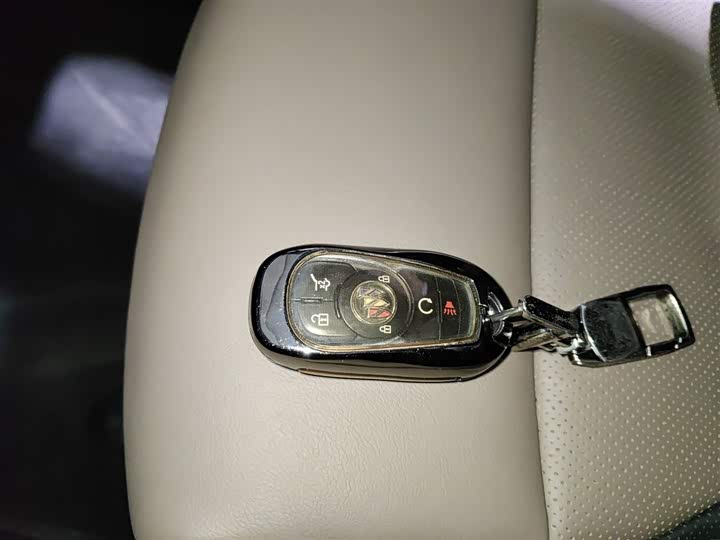 Фото 9 - Buick Enclave