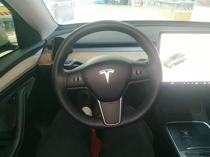 Фото 3 - Tesla Model Y