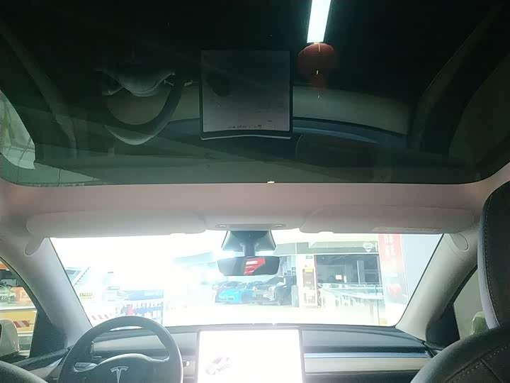 Фото 8 - Tesla Model Y