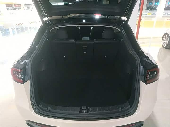 Фото 9 - Tesla Model Y