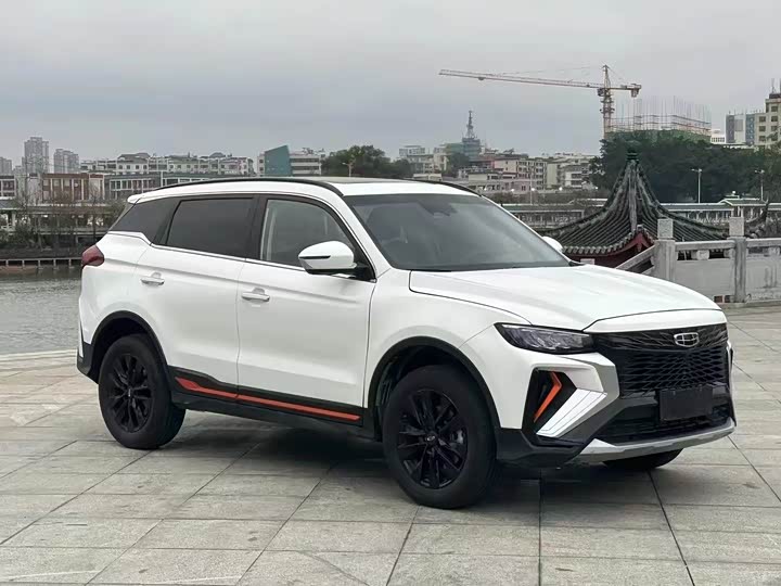 Фото 2 - Geely Atlas