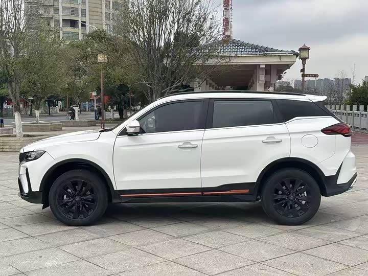 Фото 4 - Geely Atlas