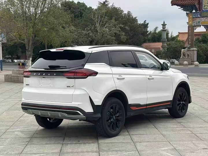 Фото 5 - Geely Atlas