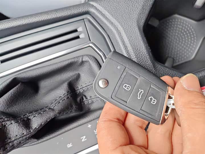 Фото 9 - Volkswagen Lavida