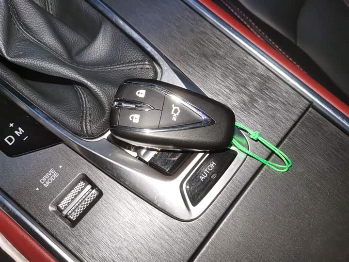 Фото 9 - Changan CS75