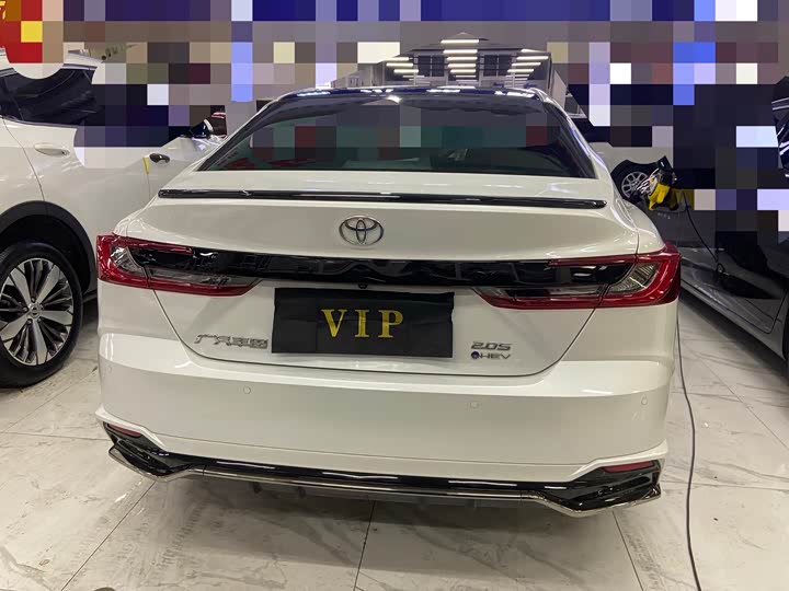 Фото 5 - Toyota Camry