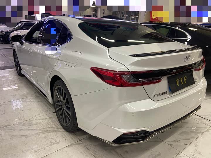 Фото 6 - Toyota Camry