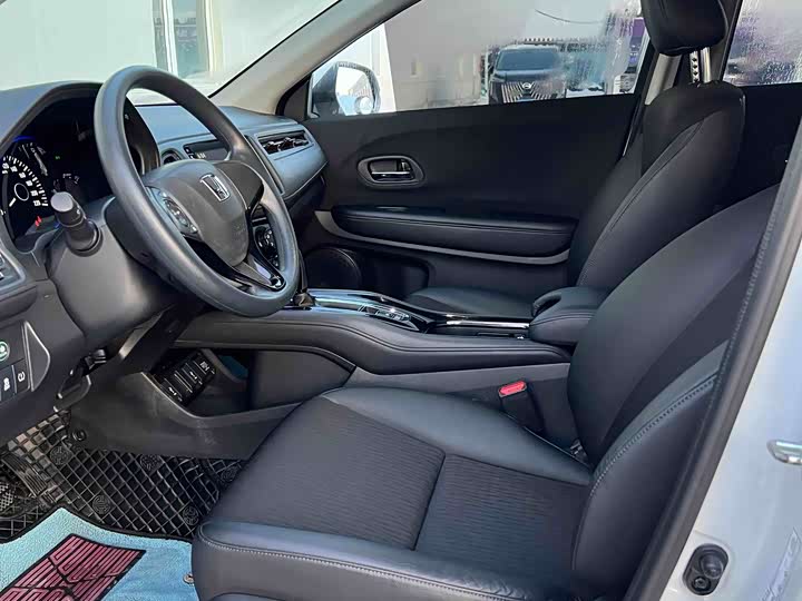 Фото 4 - Honda Vezel