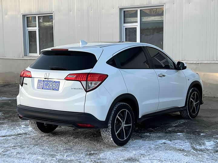 Фото 9 - Honda Vezel
