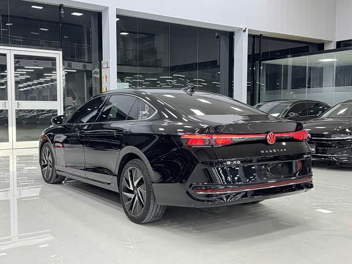 Фото 3 - Volkswagen Magotan