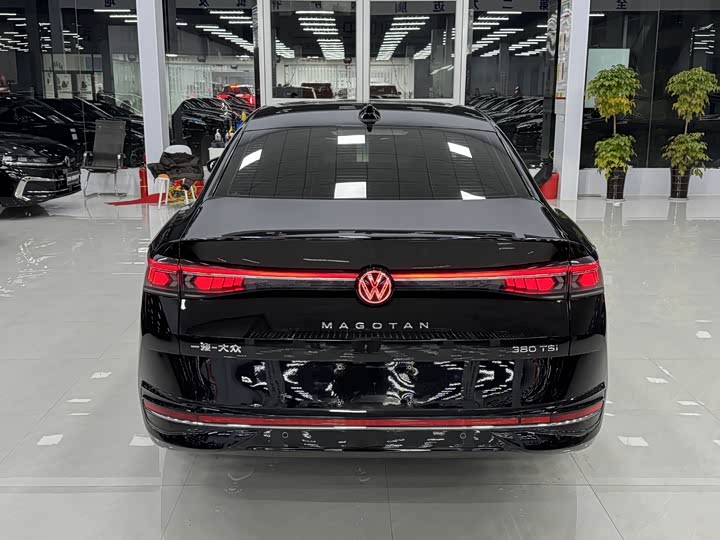 Фото 4 - Volkswagen Magotan