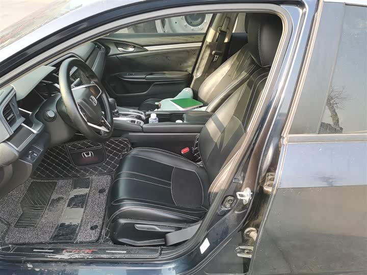 Фото 8 - Honda Civic