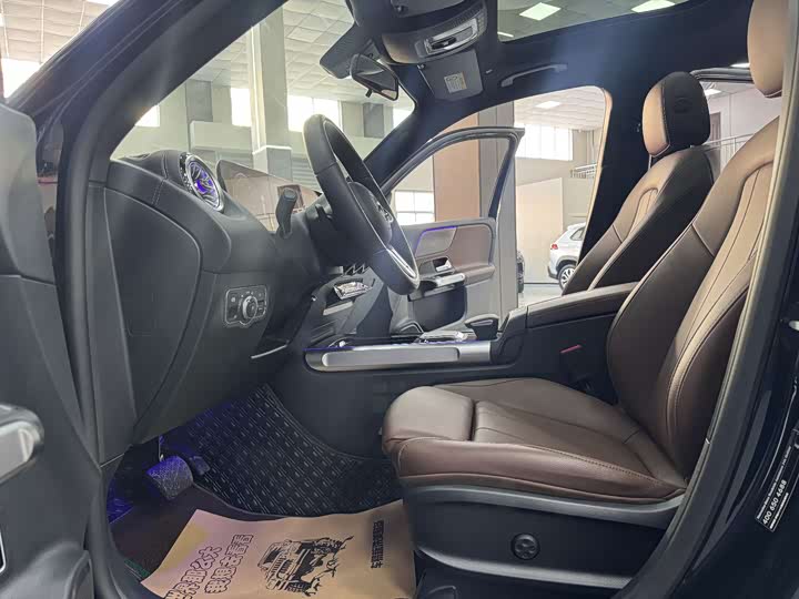 Фото 8 - Mercedes-Benz GLB-Class