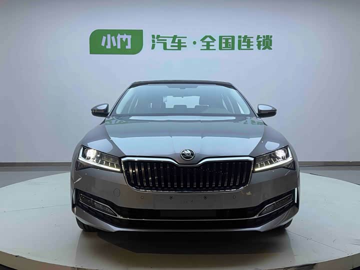 Фото 2 - Skoda Superb