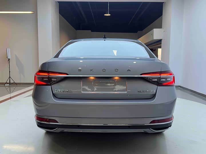 Фото 5 - Skoda Superb