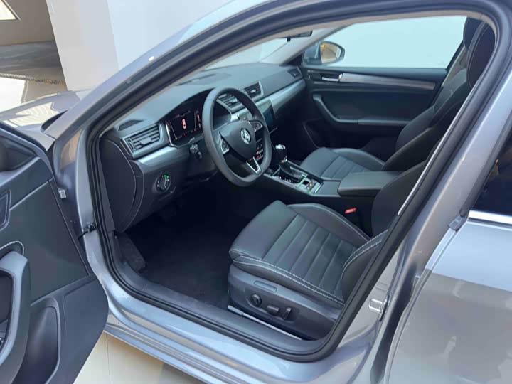 Фото 9 - Skoda Superb