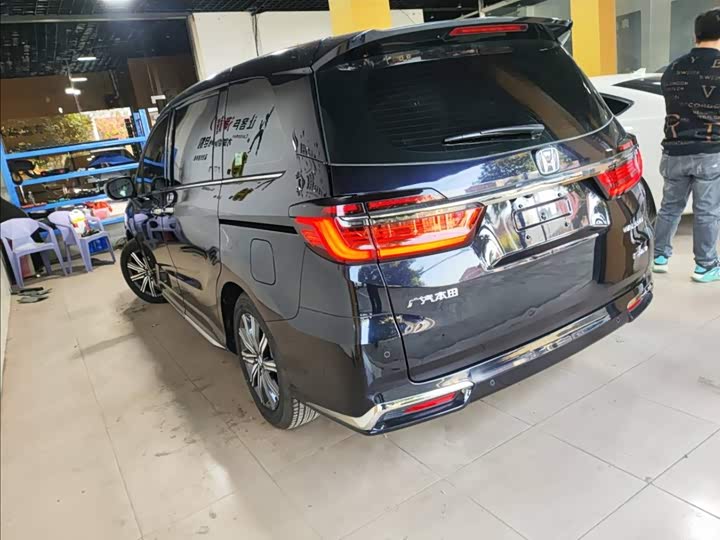 Фото 5 - Honda Odyssey