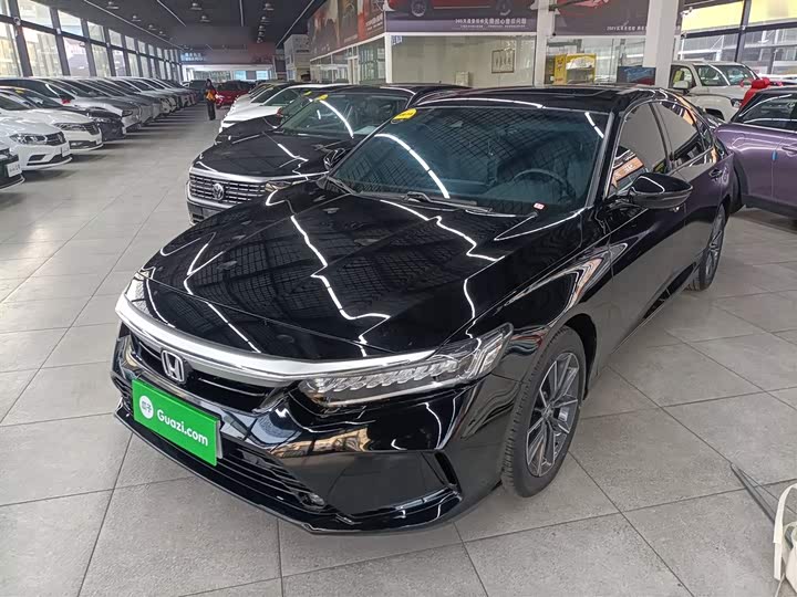 Фото 2 - Honda Inspire