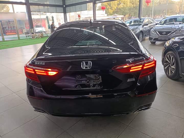 Фото 6 - Honda Inspire