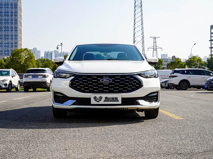 Фото 2 - Ford Escort