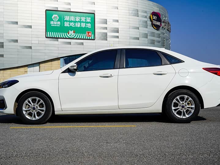 Фото 3 - Ford Escort