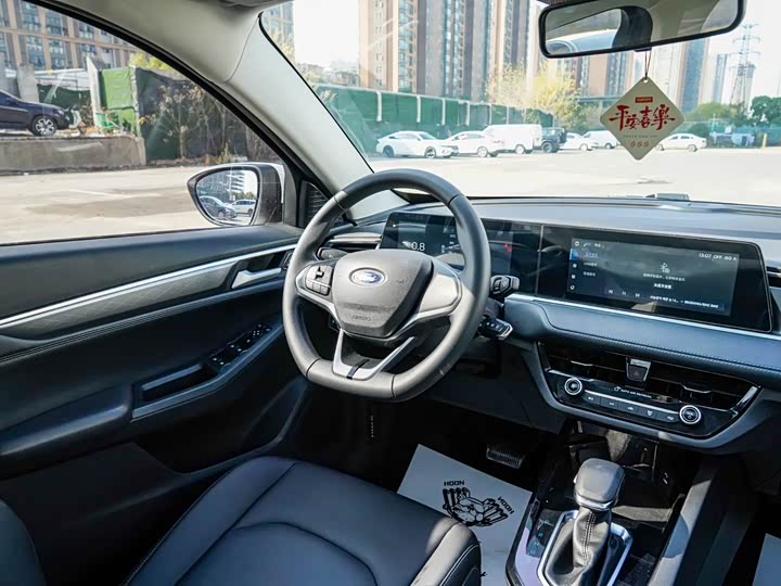 Фото 9 - Ford Escort