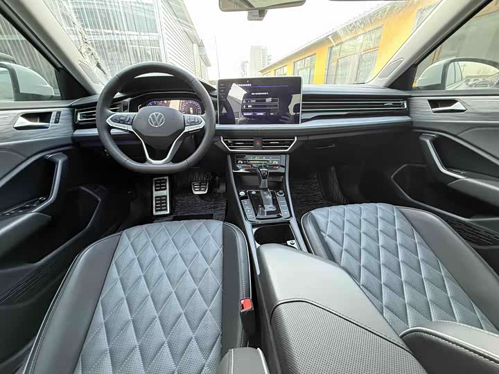 Фото 3 - Volkswagen Sagitar L