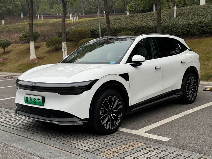 Фото 1 - Zeekr 7X