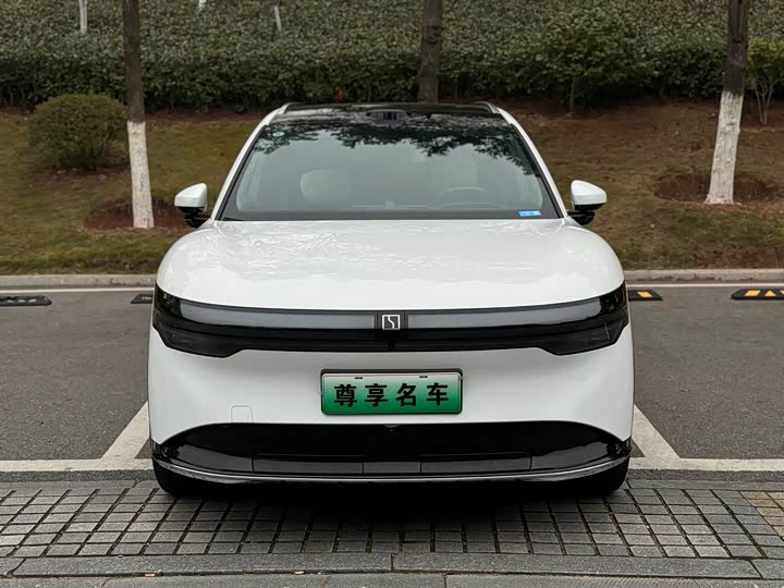 Фото 2 - Zeekr 7X