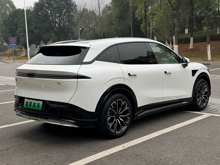 Фото 5 - Zeekr 7X
