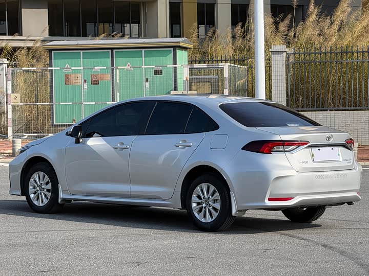 Фото 7 - Toyota Corolla