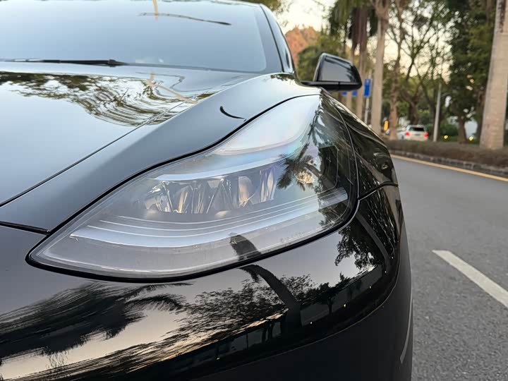 Фото 8 - Tesla Model 3