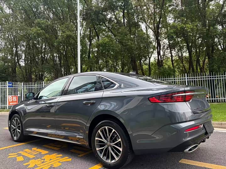 Фото 4 - Geely Preface