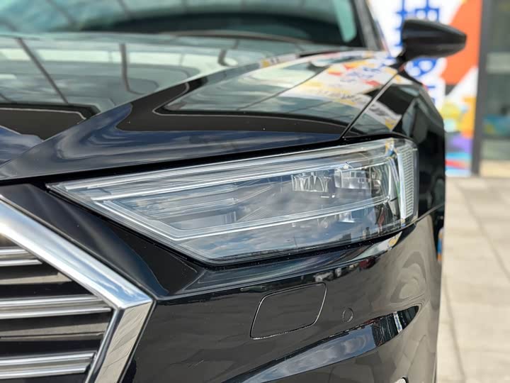 Фото 8 - Audi A8