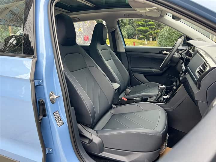 Фото 7 - Volkswagen Tharu