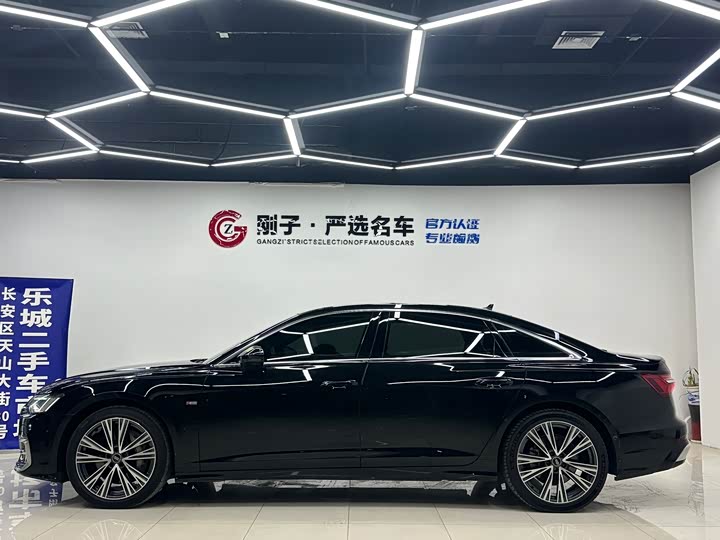 Фото 5 - Audi A6L