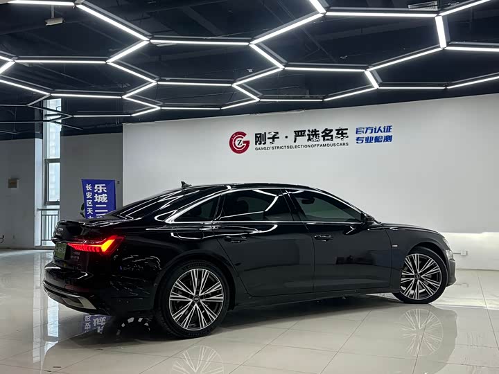 Фото 6 - Audi A6L