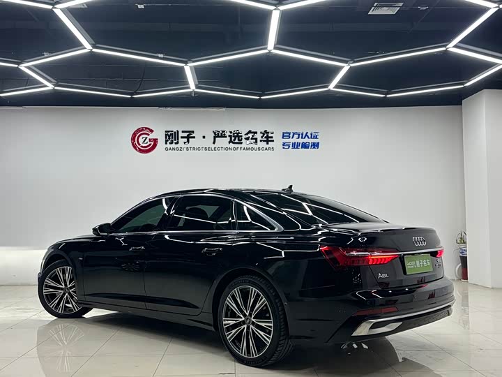 Фото 9 - Audi A6L