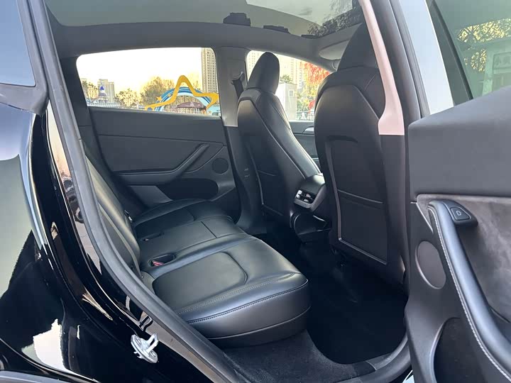 Фото 9 - Tesla Model Y