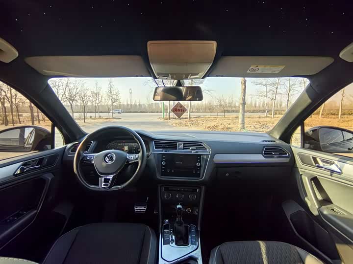 Фото 7 - Volkswagen Tiguan L Pro